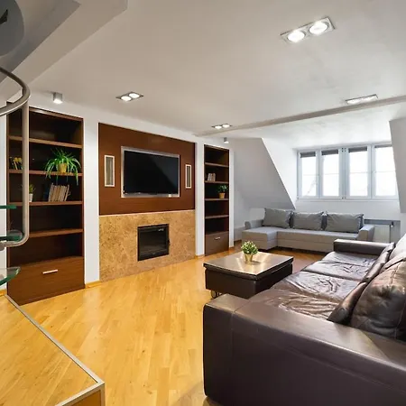 Urban Chic - Center - 3 Floors - Luxury - Piwna Apartment Warsaw