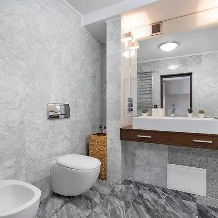 Urban Chic - Center - 3 Floors - Luxury - Piwna Apartment Warsaw